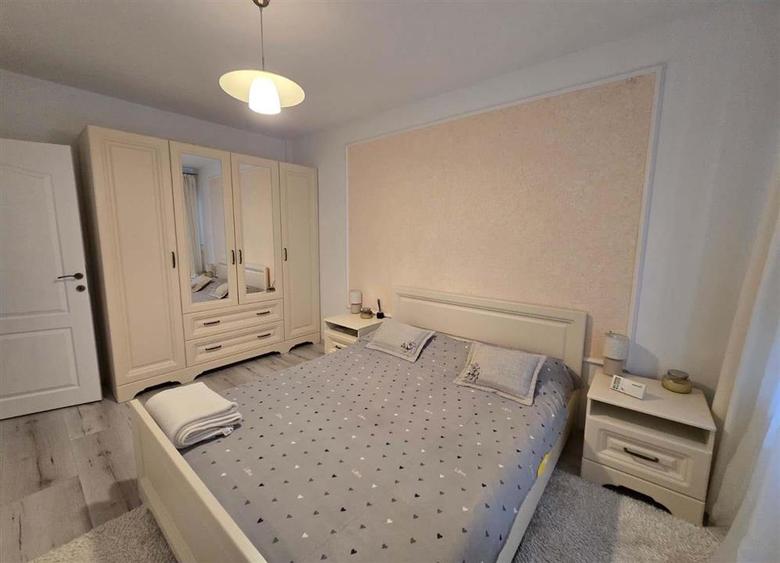 Apartament cu 2 camere decomandat, mobilat în Universității