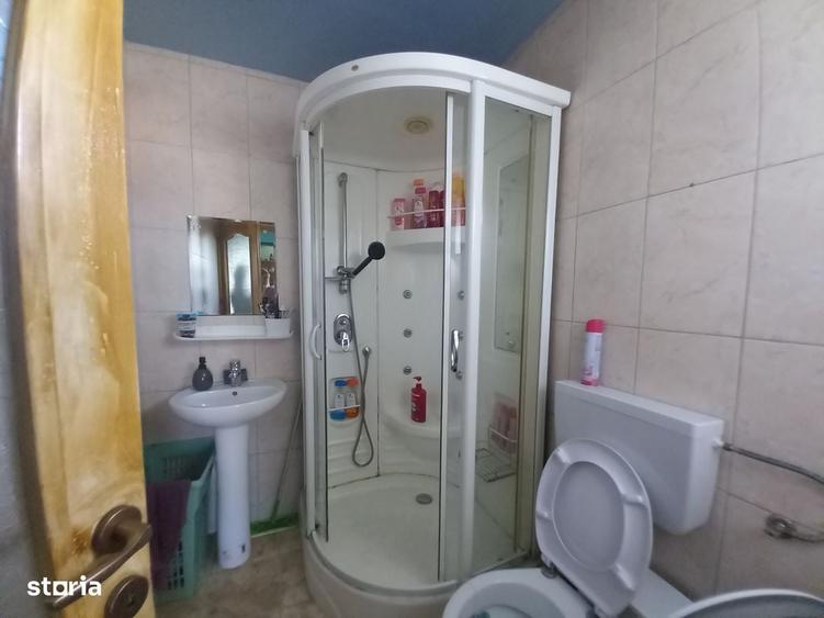 Casă cu 4 camere în Central