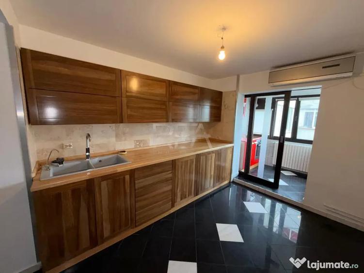 Apartament cu 4 camere semidecomandat în Crângași