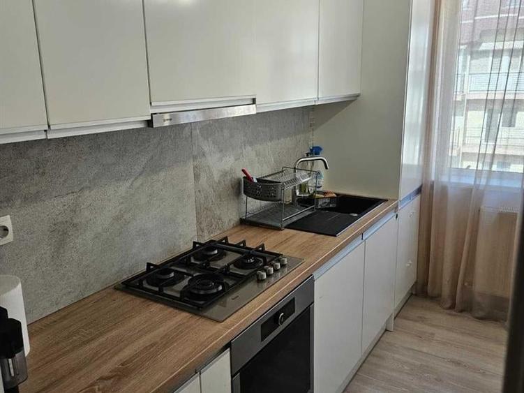 Apartament cu 2 camere decomandat în Ipotești