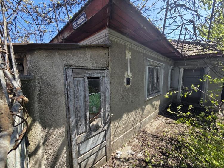 Casă individuală cu 4 camere cu Teren 160 Mp în Coiciu