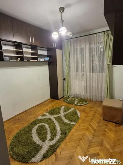 Apartament cu 3 camere decomandat în Lăpuș