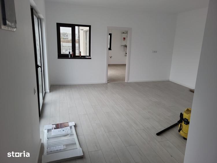 Casă cu 3 camere cu Teren 450 Mp în Central