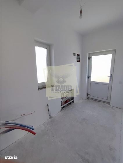 Casă cu 5 camere cu Teren 485 Mp în Cristian