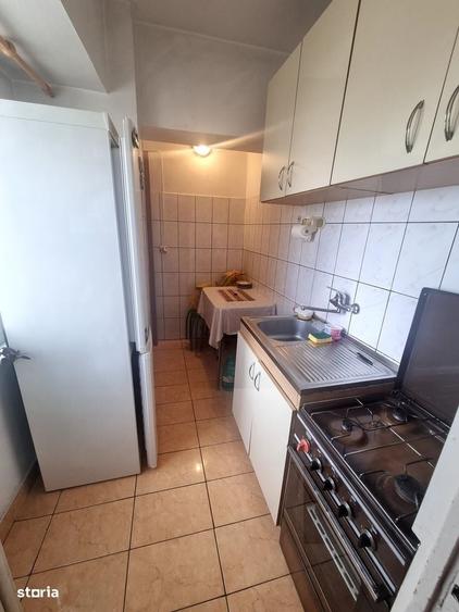 Garsonieră decomandată în Casa de Cultură