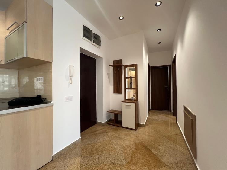 Apartament cu 3 camere decomandat, mobilat în Rahova