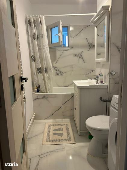 Apartament cu 3 camere decomandat în Hărmanului