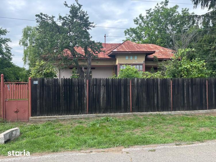 Casă cu 3 camere cu Teren 2775 Mp în Cornățelu