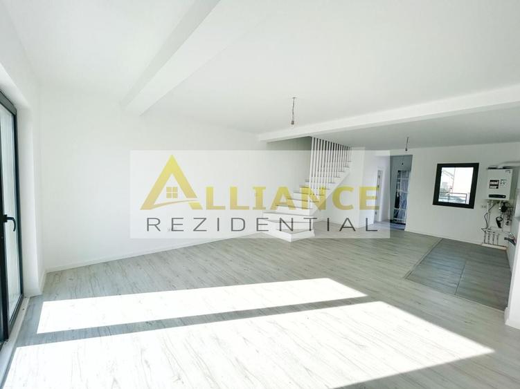 Casă individuală cu 3 camere cu Canalizare în Berceni