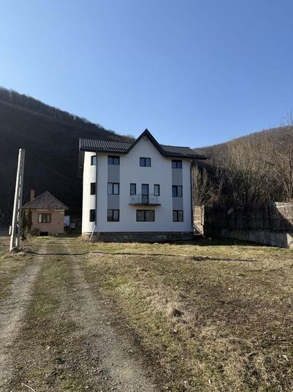 Casă cu 4 camere în Someșu Rece