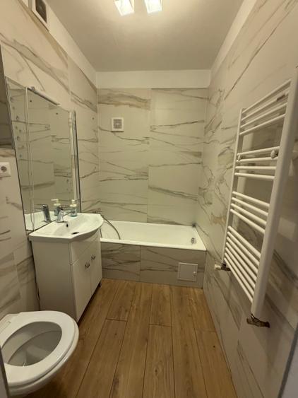Apartament cu 4 camere decomandat, mobilat în Ultracentral