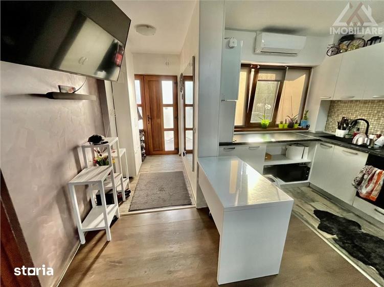 Apartament cu 3 camere în Aroneanu