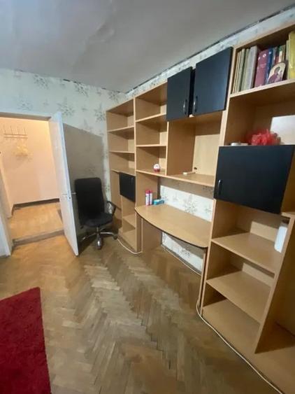 Apartament cu 2 camere, etajul 3/4, zona Podu Ros - 4