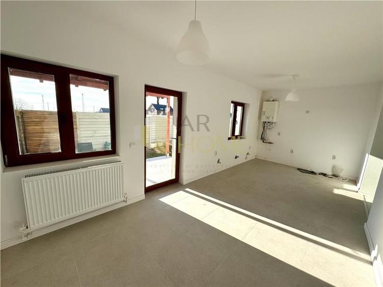 Duplex cu 4 camere cu Canalizare în Strejnicu