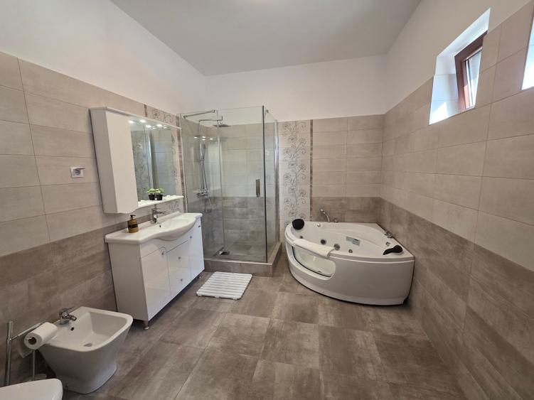 Apartament cu 2 camere semidecomandat în Ultracentral