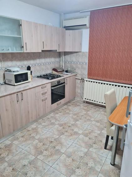 Apartament cu 2 camere decomandat în Vitan
