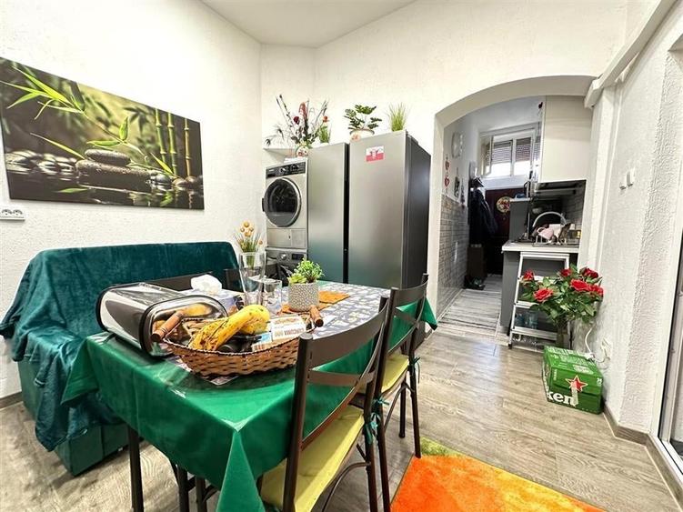 Apartament cu 2 camere semidecomandat în Boul Roșu