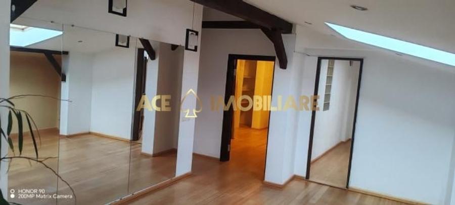 Apartament cu 3 camere semidecomandat, mobilat în Străulești