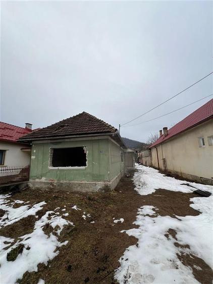 Casă cu 3 camere cu Teren 774 Mp în Central