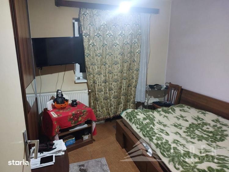Apartament cu 4 camere decomandat în Gruia