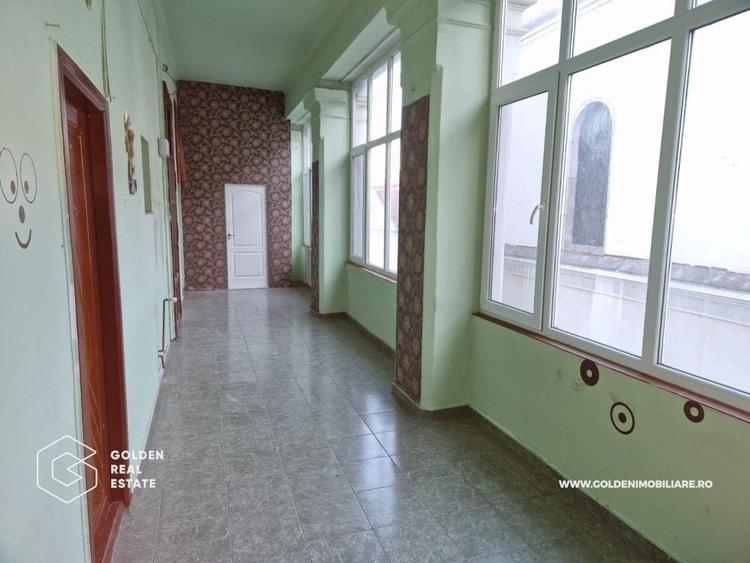 Apartament cu 3 camere semidecomandat în Ultracentral