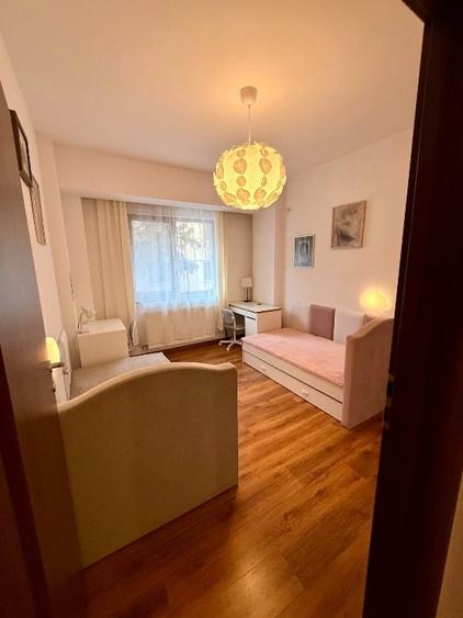 Apartament cu 3 camere decomandat, mobilat în Domenii