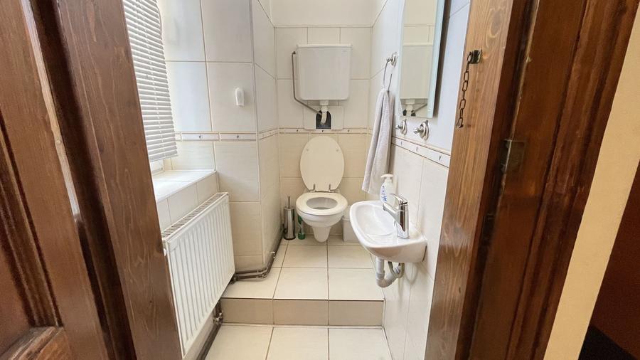Apartament cu 4 camere decomandat, mobilat în Neptun