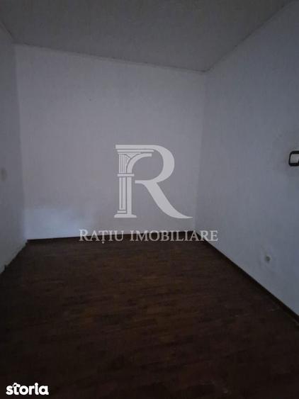 Casă cu 3 camere decomandat cu Teren 11 Mp în Central