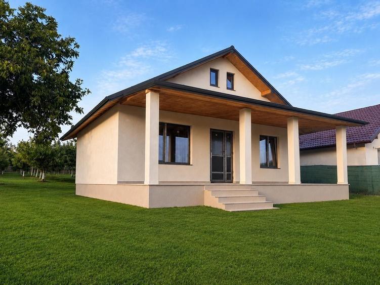 Casă cu 4 camere în Sârca