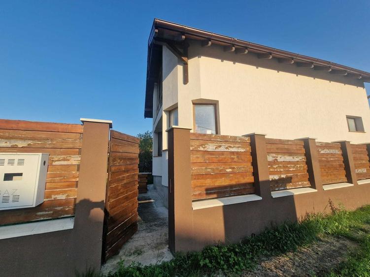 Casă cu 2 camere în Sic