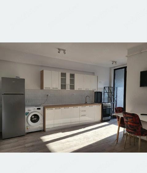 Apartament cu 2 camere decomandat în Exterior Vest