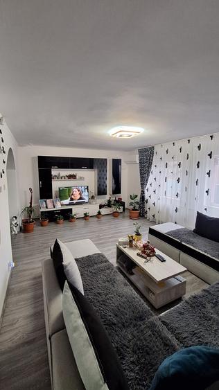 Casă cu 4 camere cu Teren 330 Mp în Lumina