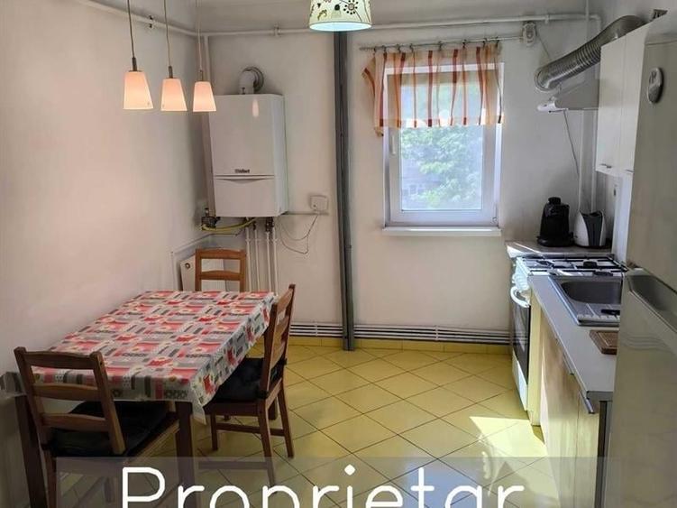 Apartament cu 4 camere decomandat în Sud