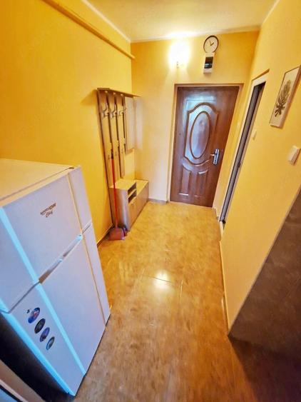 Apartament cu 2 camere decomandat în Ultimul leu