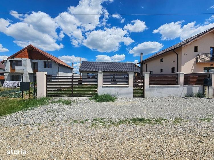 Casă cu 3 camere în Rontău