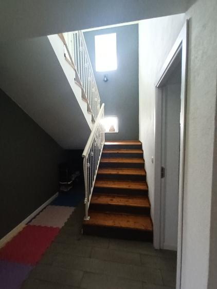 Casă cu 4 camere în Valea Călugărească