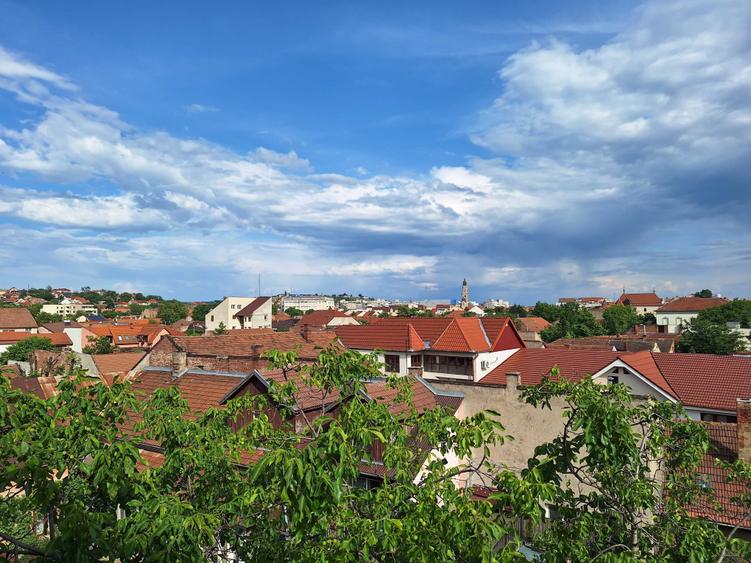Apartament cu 3 camere decomandat în Ultracentral