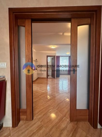 Apartament cu 4 camere decomandat în Mărăței
