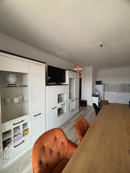 Apartament cu 2 camere semidecomandat, mobilat în Lipovei