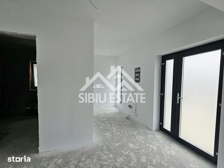 Casă cu 4 camere cu Teren 500 Mp în Central