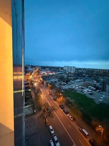 Apartament cu 5 camere decomandat în Parcul Carol