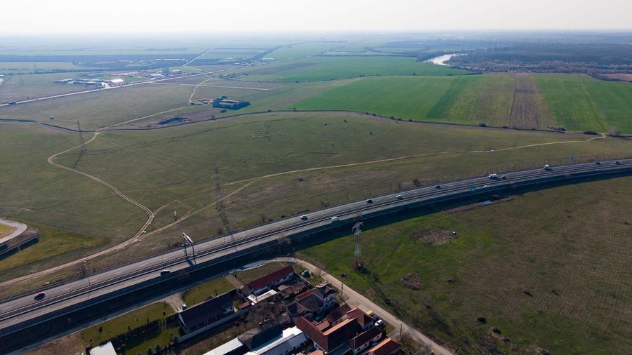 Teren Construcții intravilan de 107000 mp, în Zădăreni