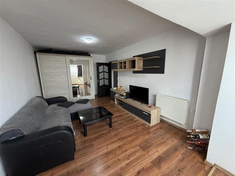 Apartament 2 camere, zona Piata Moldovei, etaj 5 - 4