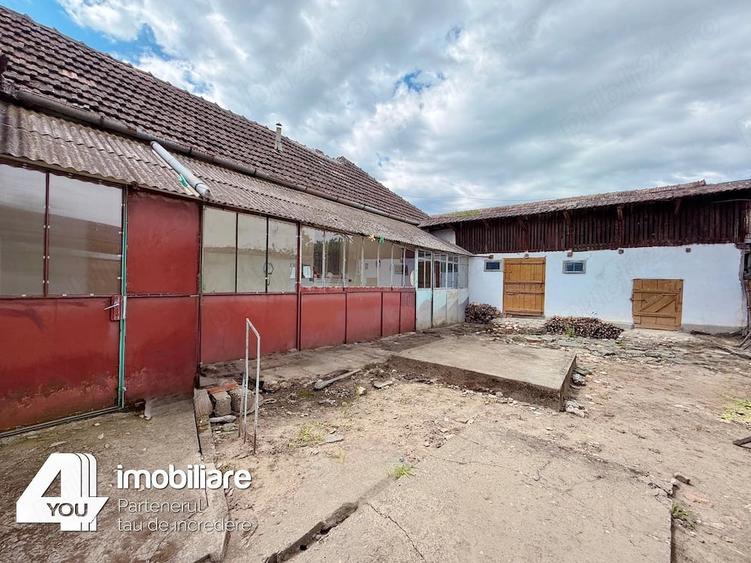Casă cu 7 camere cu Teren 864 Mp în Drauț
