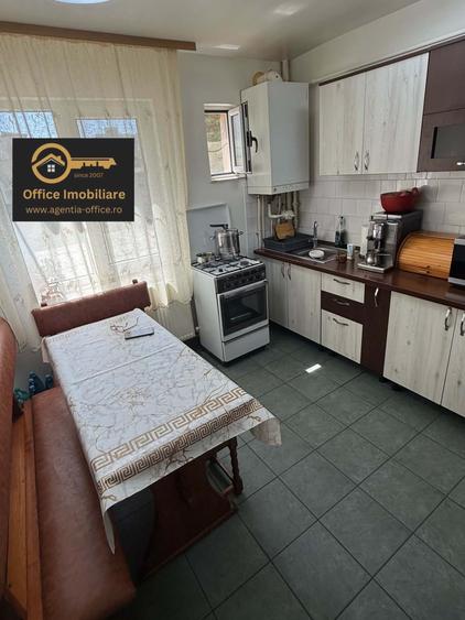 Apartament cu 4 camere decomandat în Vasile Alecsandri
