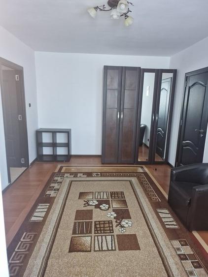 Apartament cu 2 camere semidecomandat în 1 Mai