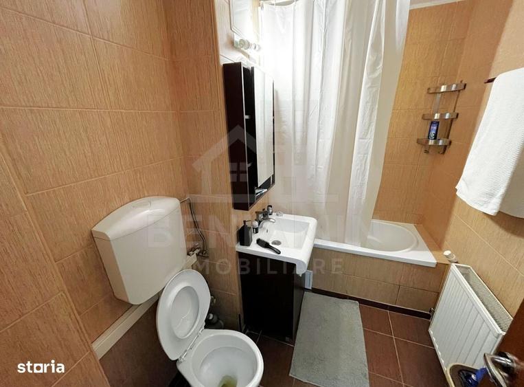 Apartament cu 2 camere decomandat în Rovine