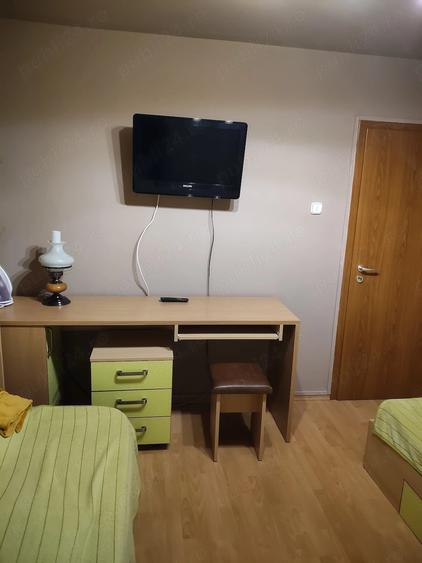 Apartament cu 3 camere decomandat în Girocului