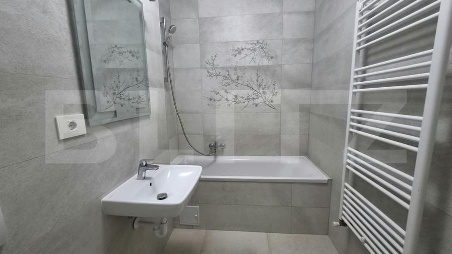 Apartament cu 3 camere decomandat, mobilat în Tractorul