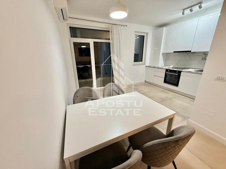 Apartament cu 2 camere decomandat, mobilat în Soarelui